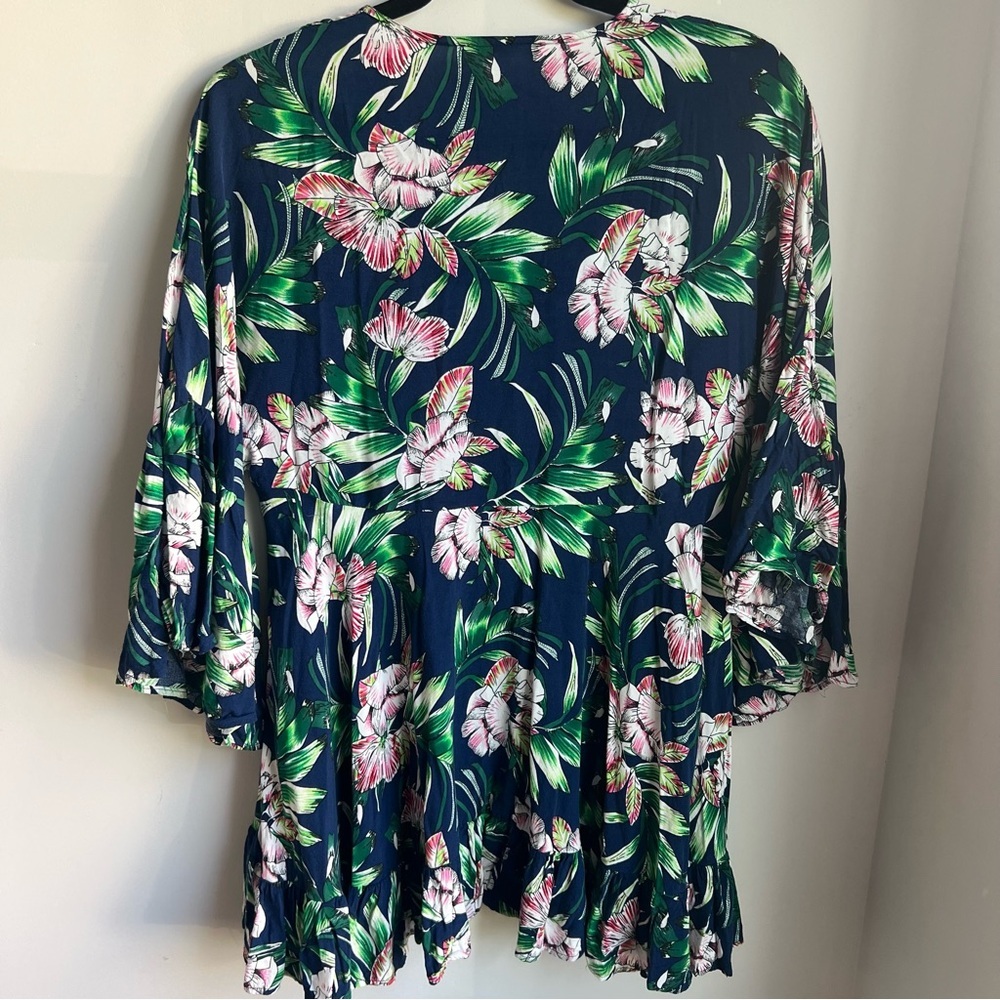 Label of Love Floral Green and Pink Women's Top - Medium - Picture 13 of 15